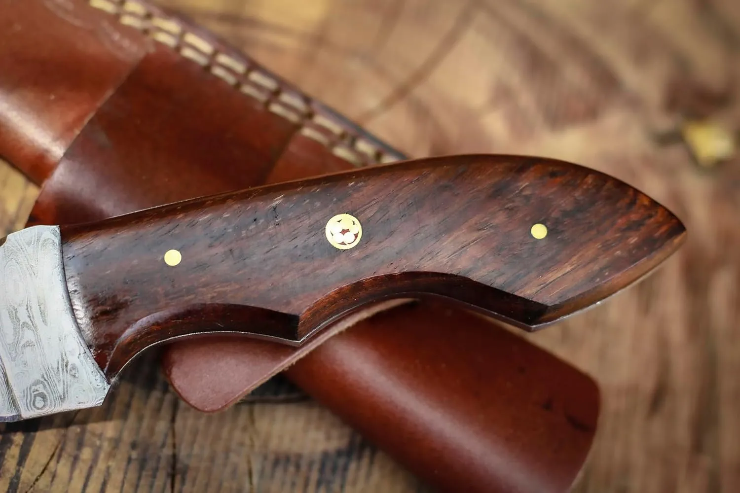 Custom Handmade Damascus Steel Hunting Skinning Knife With Leather Sheath-Edc Fixed Blade Deer Hunting Knives for men- Survival Belt Knife For Outdoor Camping