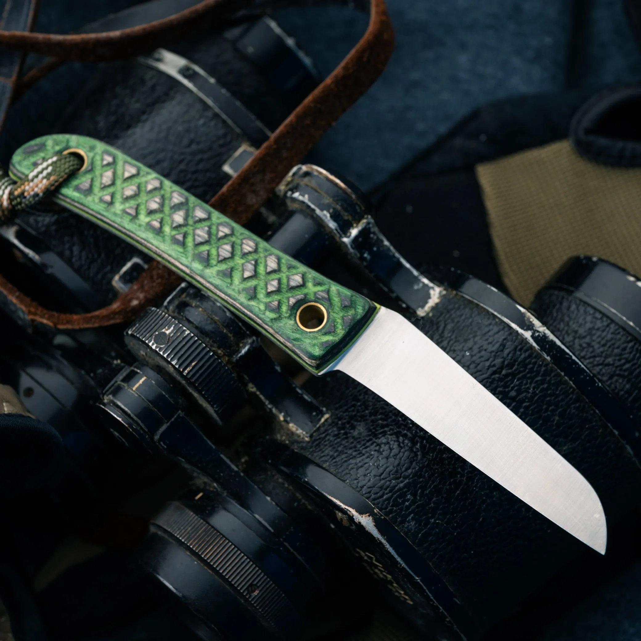 David Mary Sheepsfoot Neck Knife