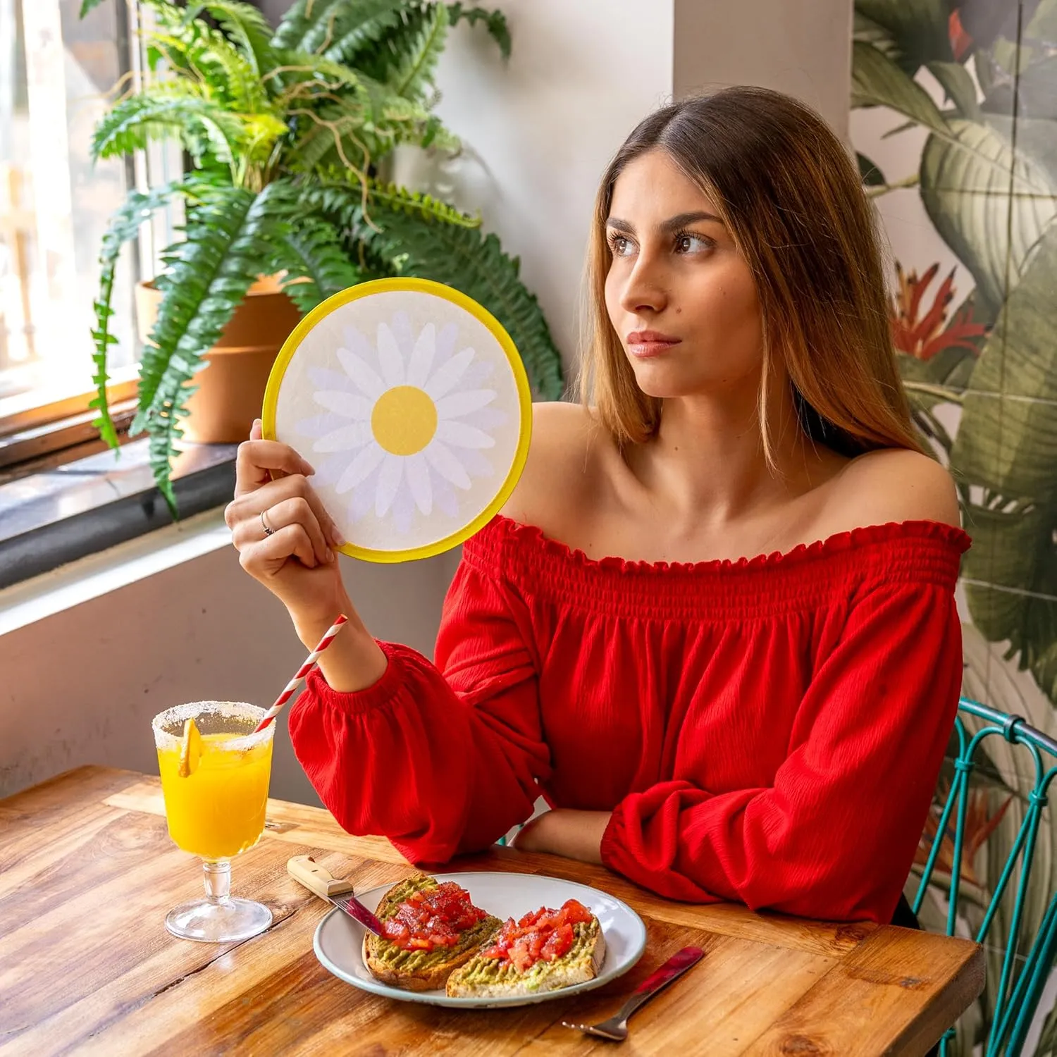Fisura – Foldable round folding fanS. Original Foldable frisbees for parties. Measurements: 7.87 inches.