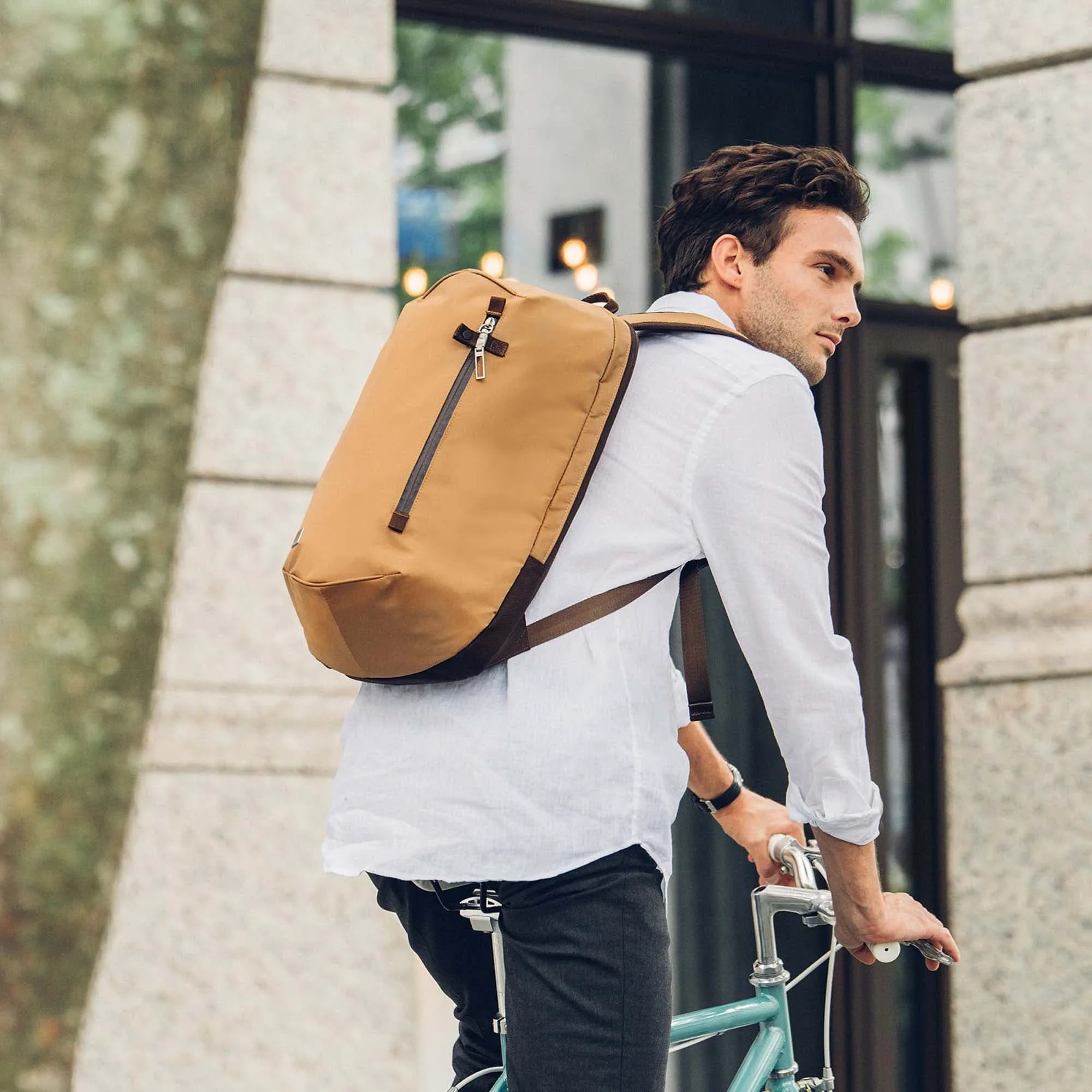 Moshi Hexa Lightweight Backpack