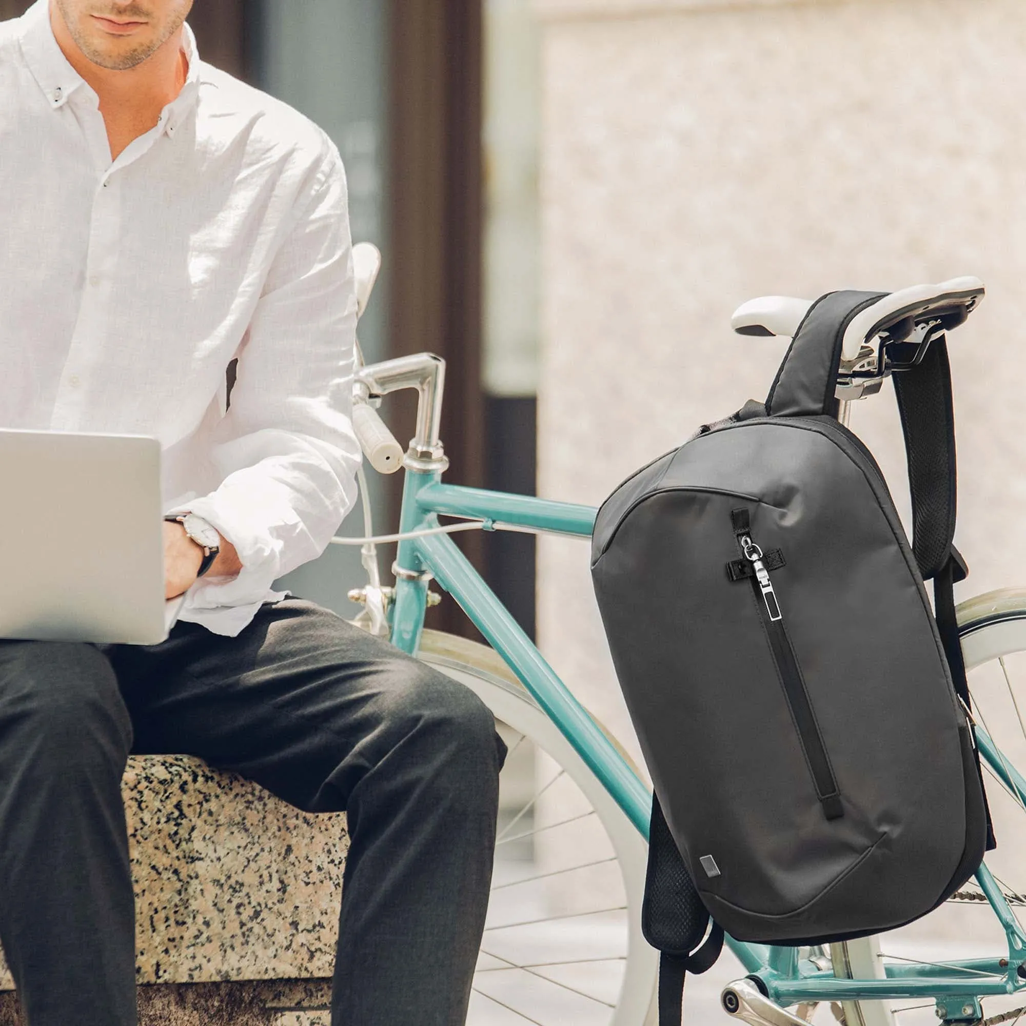 Moshi Hexa Lightweight Backpack