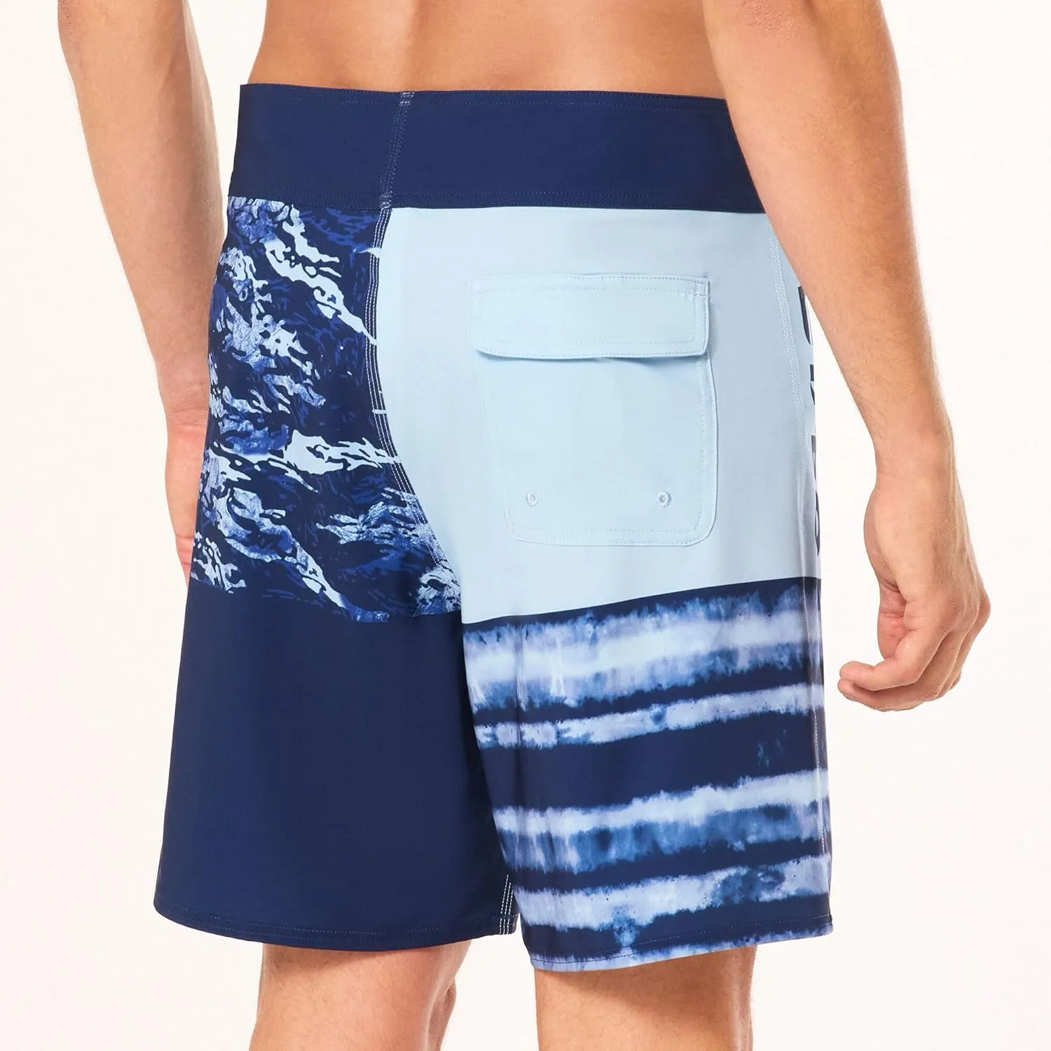 Oakley Men's Swell Line Recycled 18" Boardshort