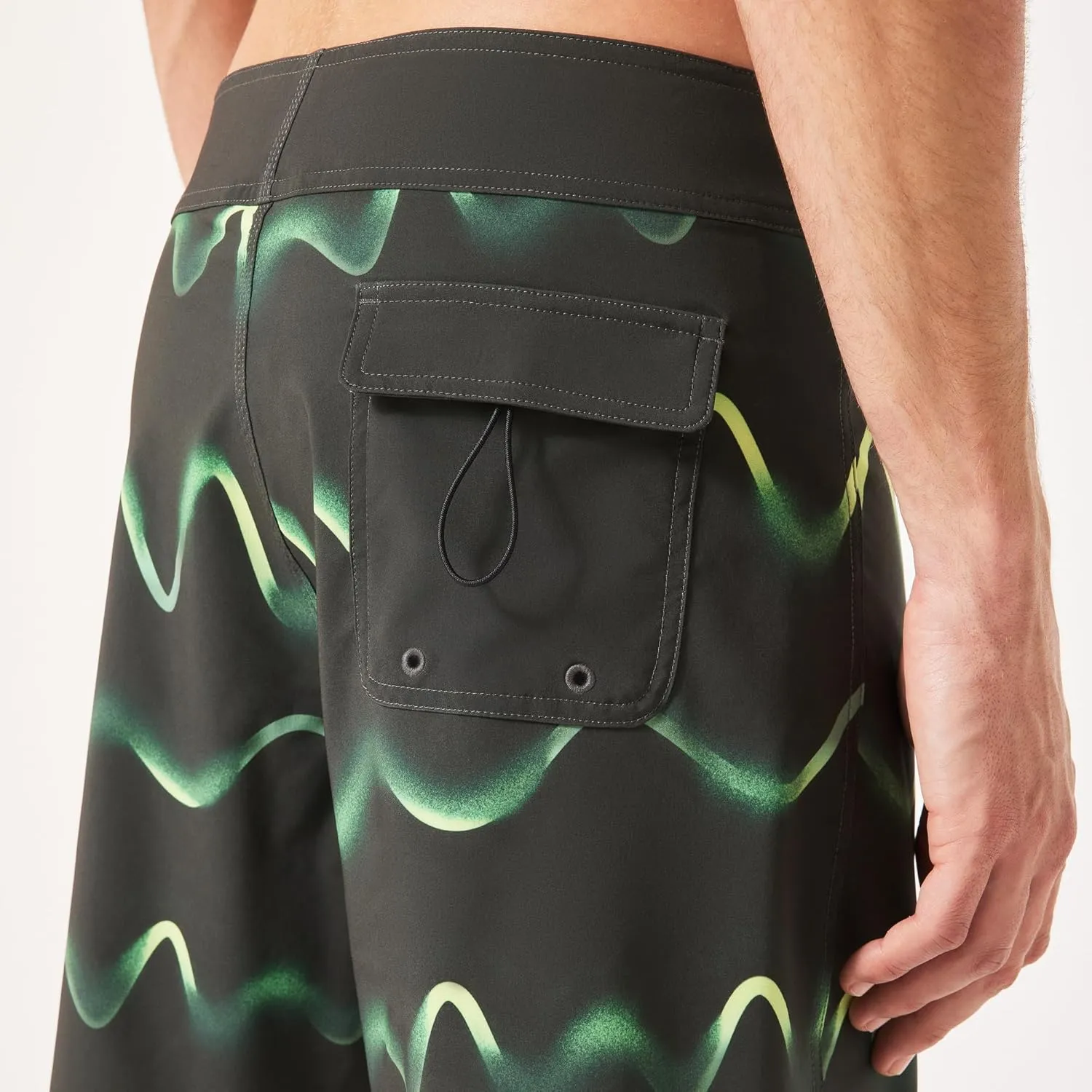 Oakley Men's Swell Line Recycled 18" Boardshort