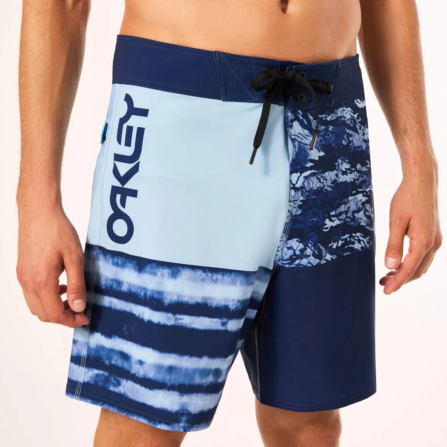Oakley Men's Swell Line Recycled 18" Boardshort
